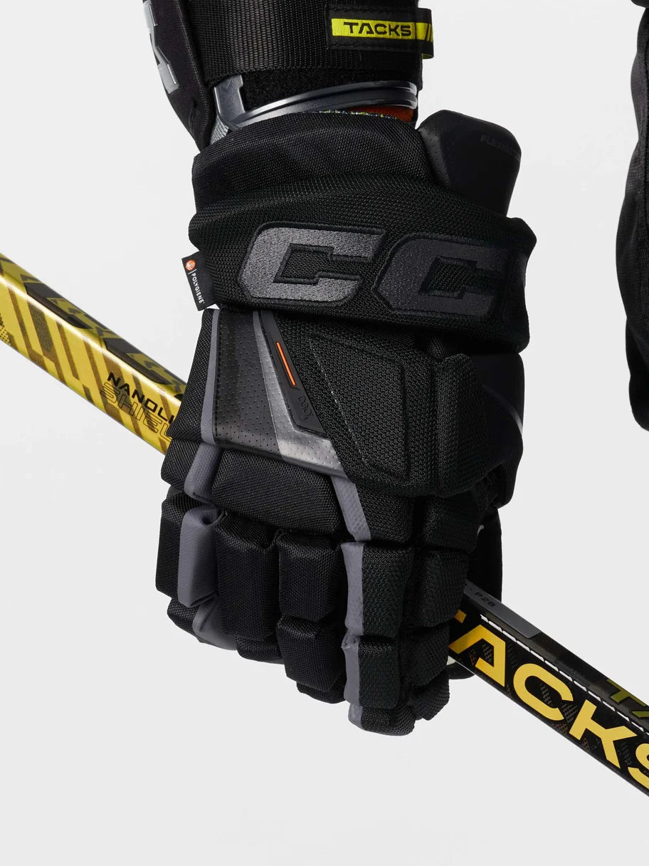 CCM Senior TACKS XF PRO